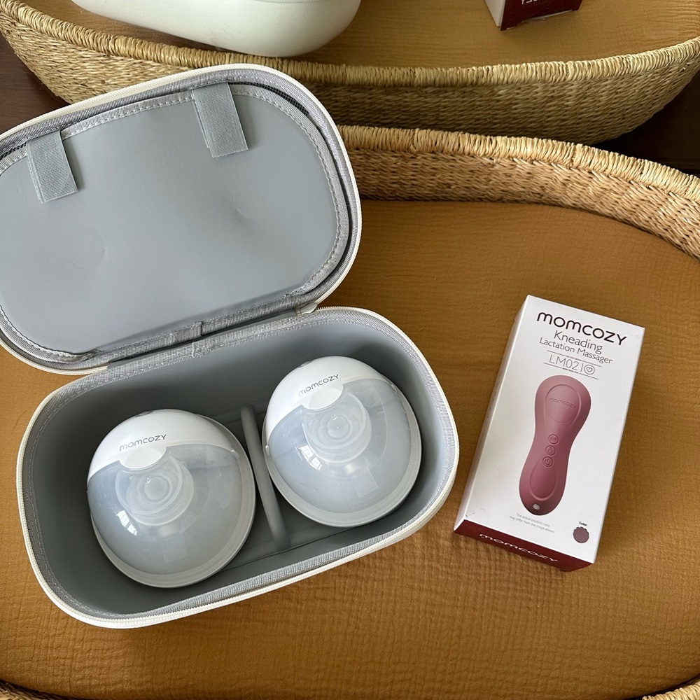 MomCozy M5 Wearable Breastpump